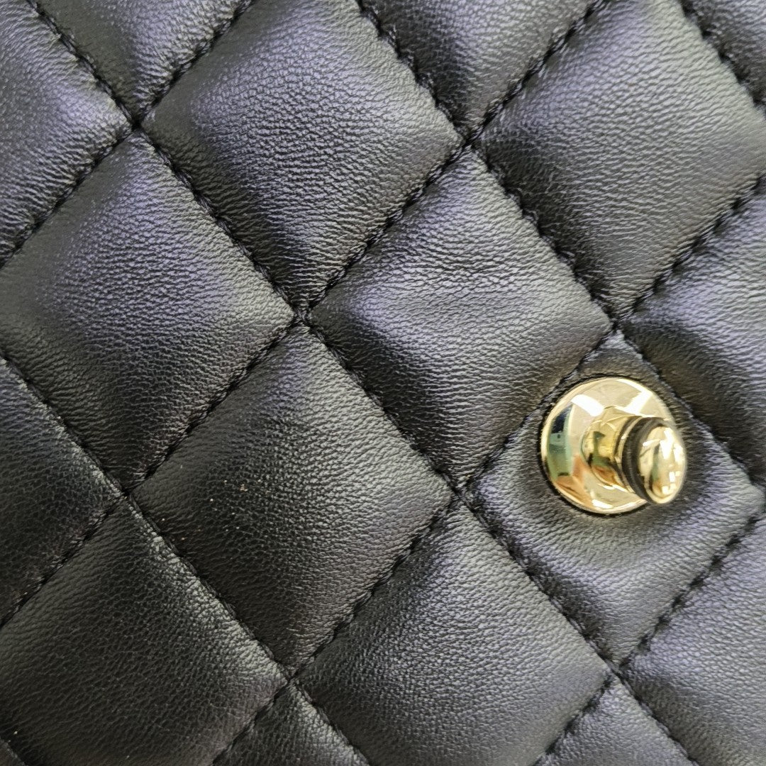 CLASSIC FLAP Mini Quilted Lambskin Black