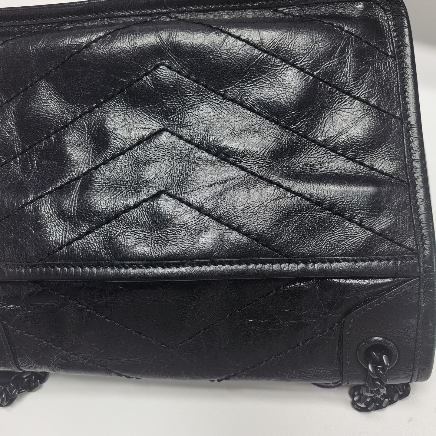 NIKI Small Chevron Calfskin Black