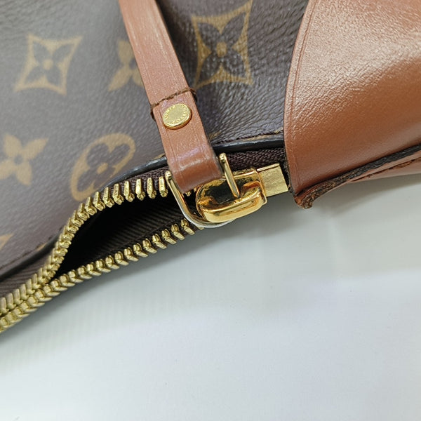 LOOP HOBO Monogram Coated Canvas Brown
