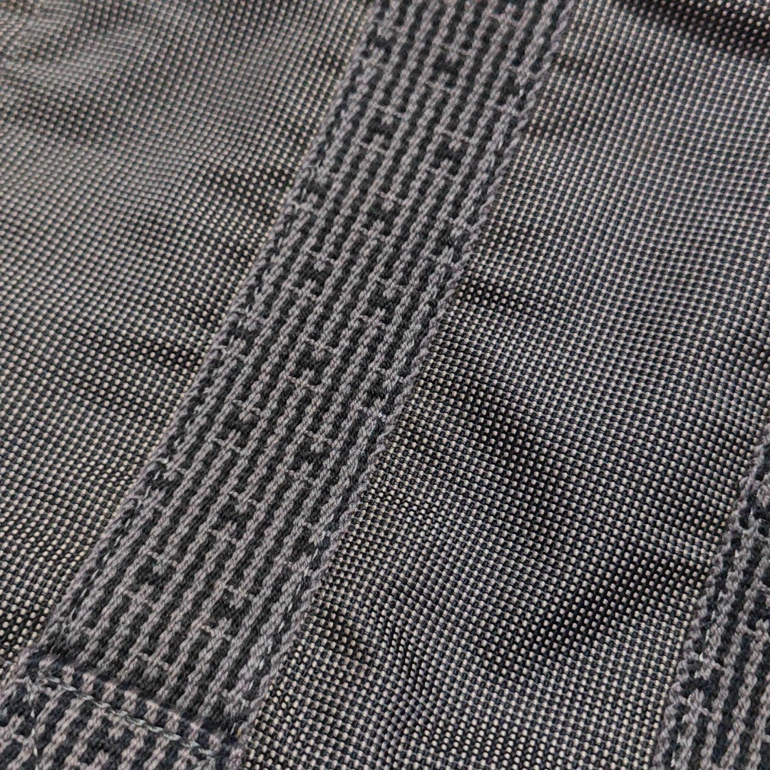 Her Line Small Canvas Gray