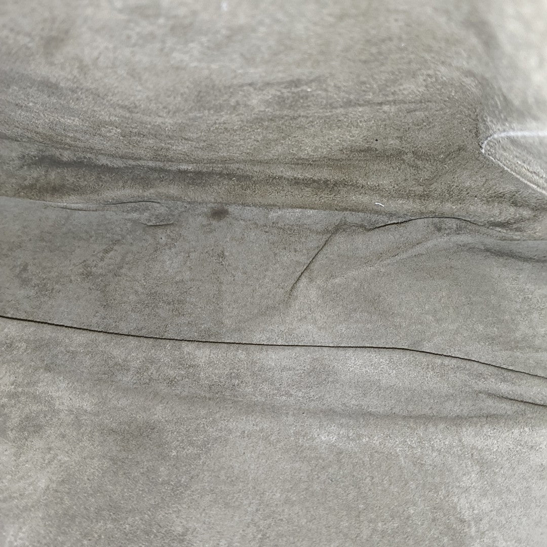 Veneta Calfskin Gray