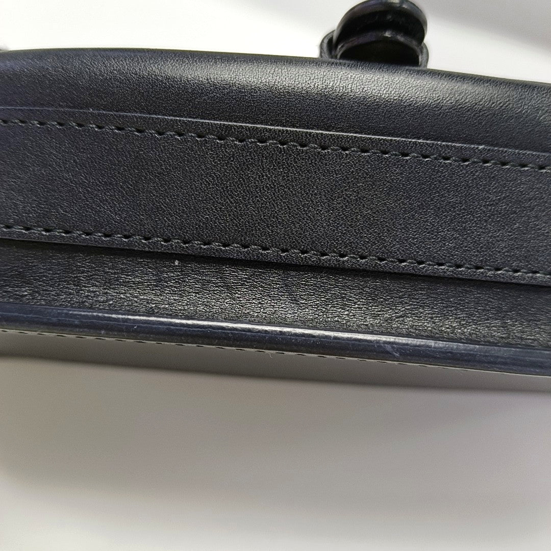Authenticated pre-owned  Bobby Calfskin Black - Shoulder Bag at Looply