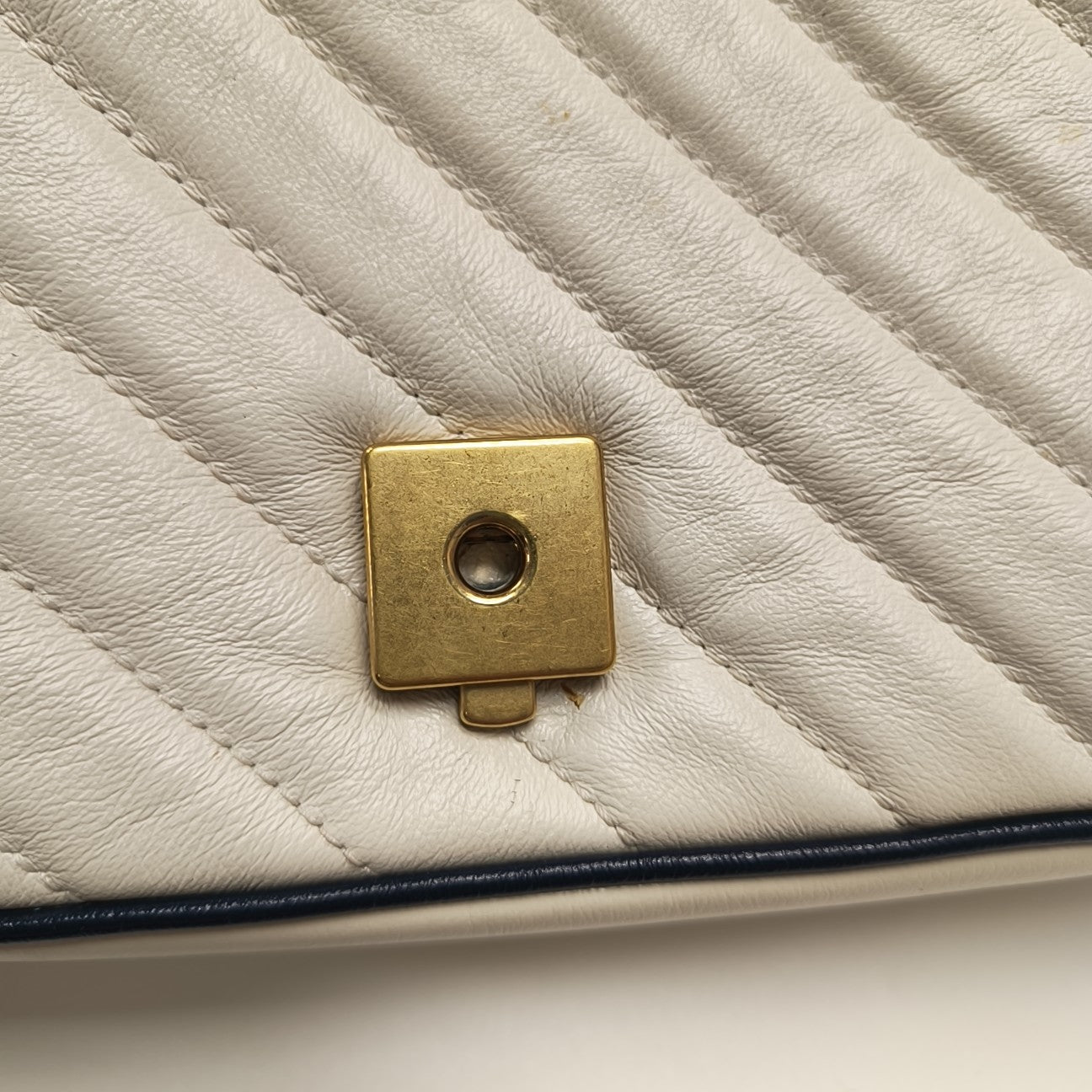 GG Marmont Medium Quilted Calfskin White