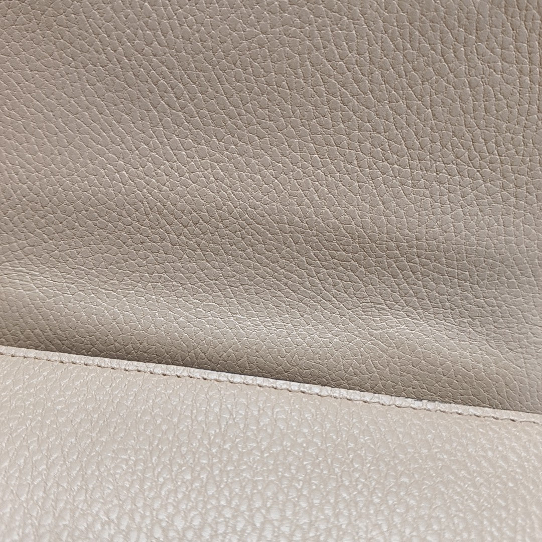 Interlocking G Large Calfskin Beige