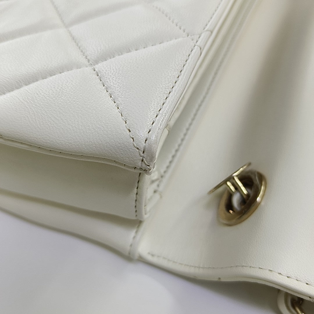 TRENDY CC Quilted Lambskin White