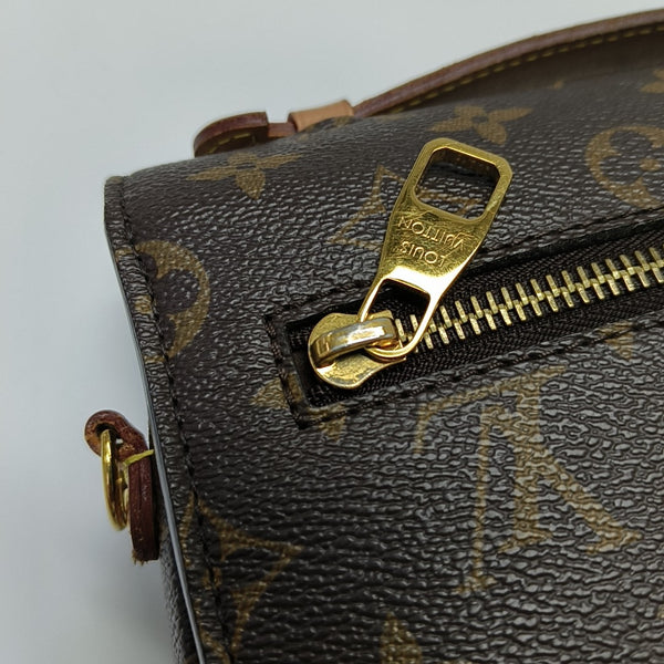 MÉTIS MM Monogram Coated Canvas Brown
