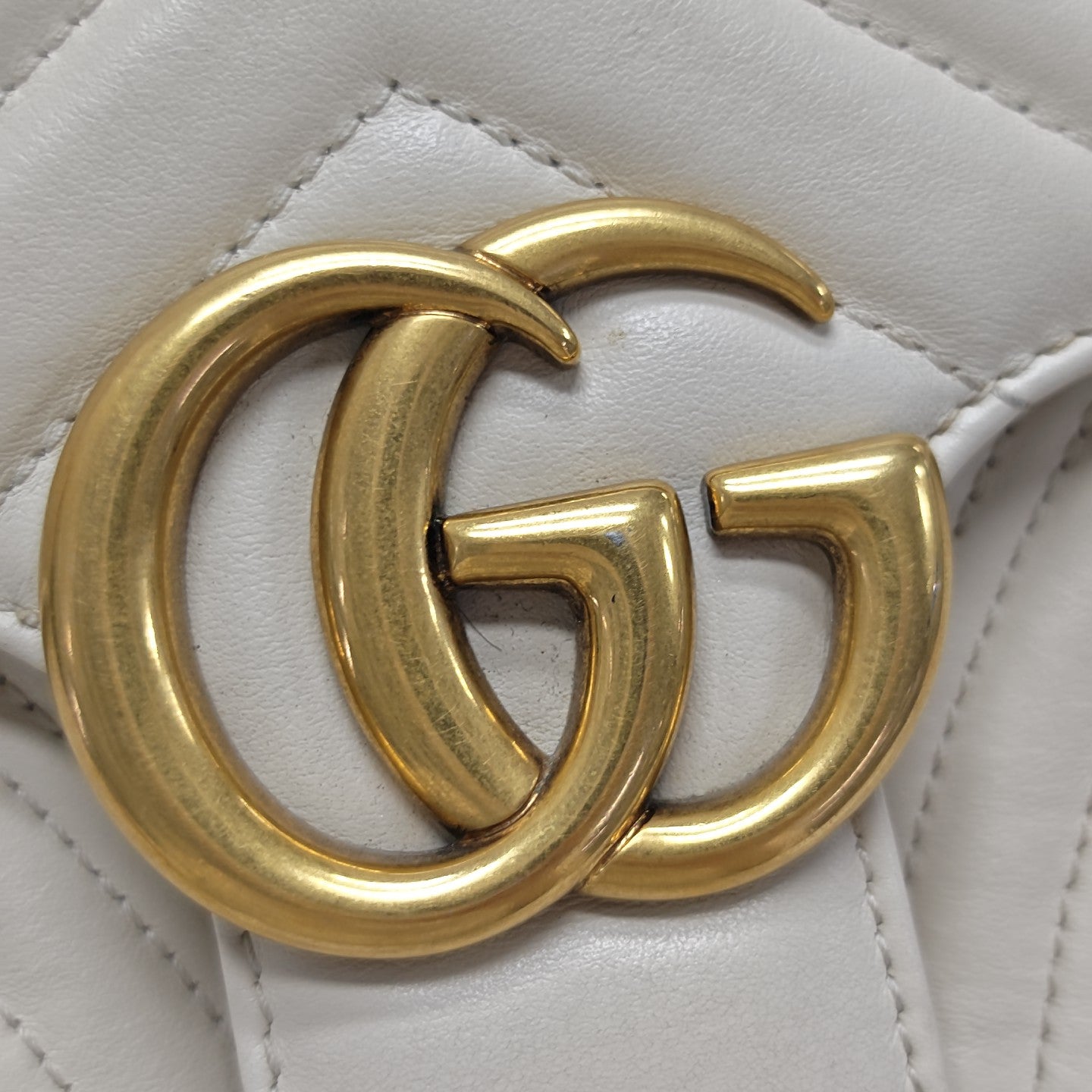 GG Marmont Medium Quilted Calfskin White