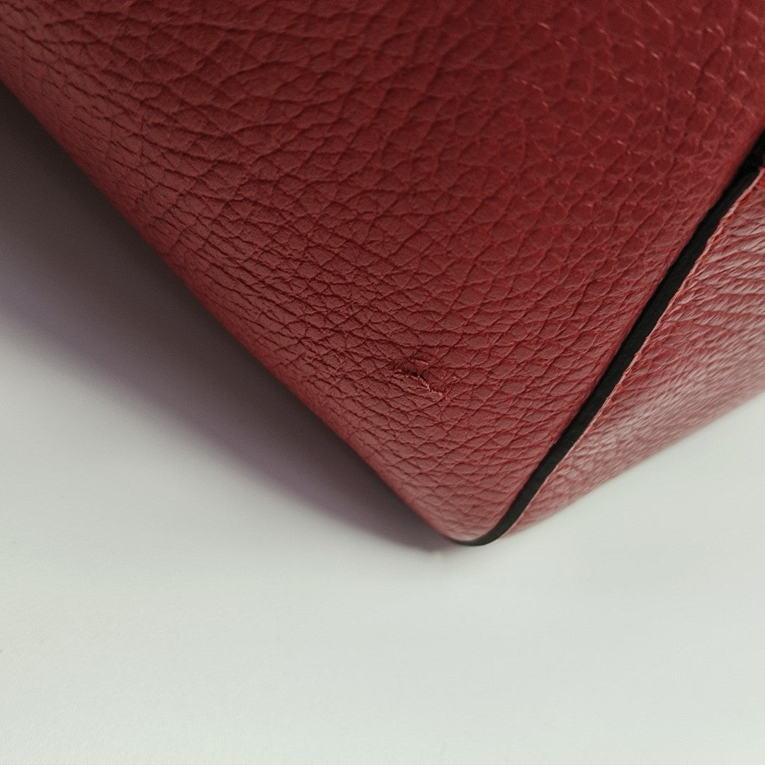 Swing Medium Calfskin Red