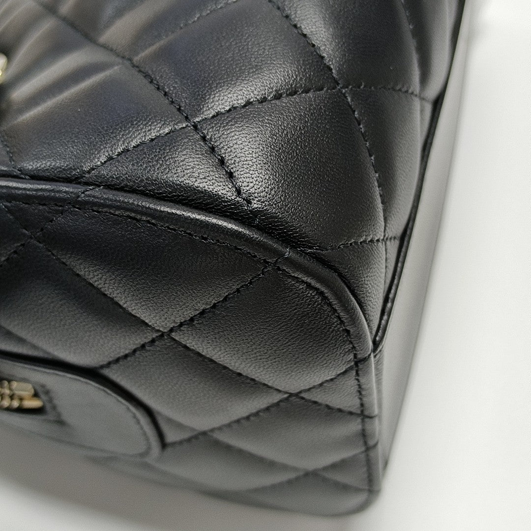 Quilted Lambskin Shoulder Bag Black