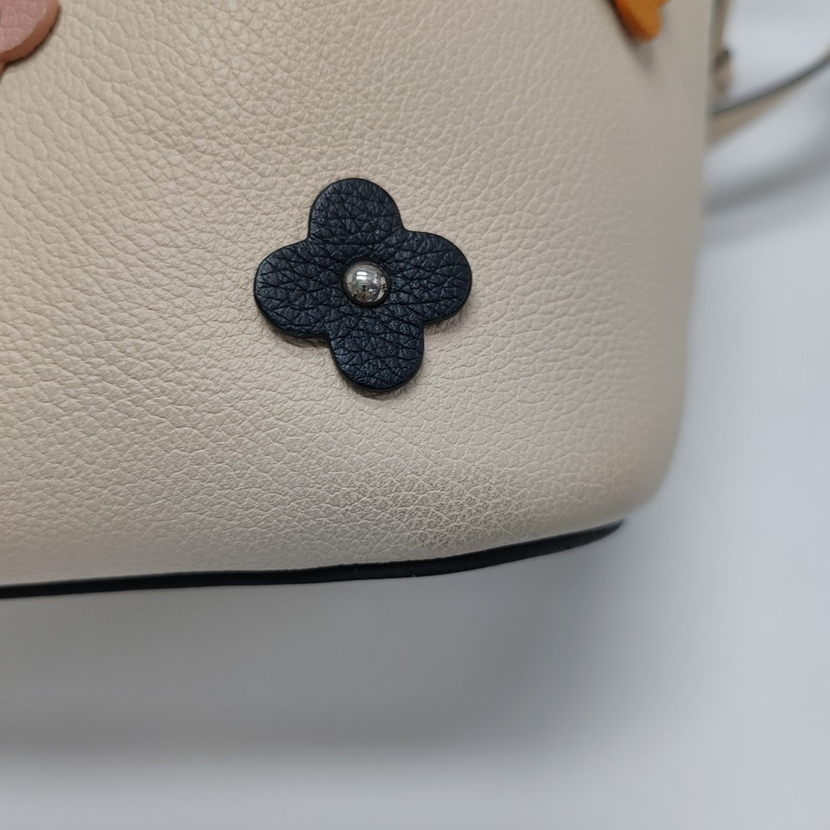 LOCKME Calfskin Beige