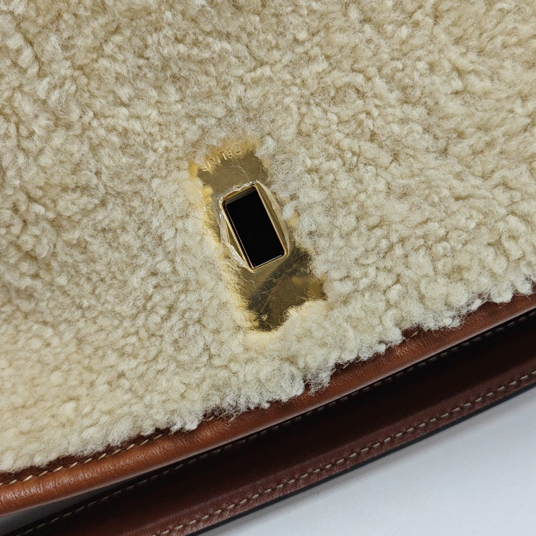 BUCKET 16 Sheepskin Beige