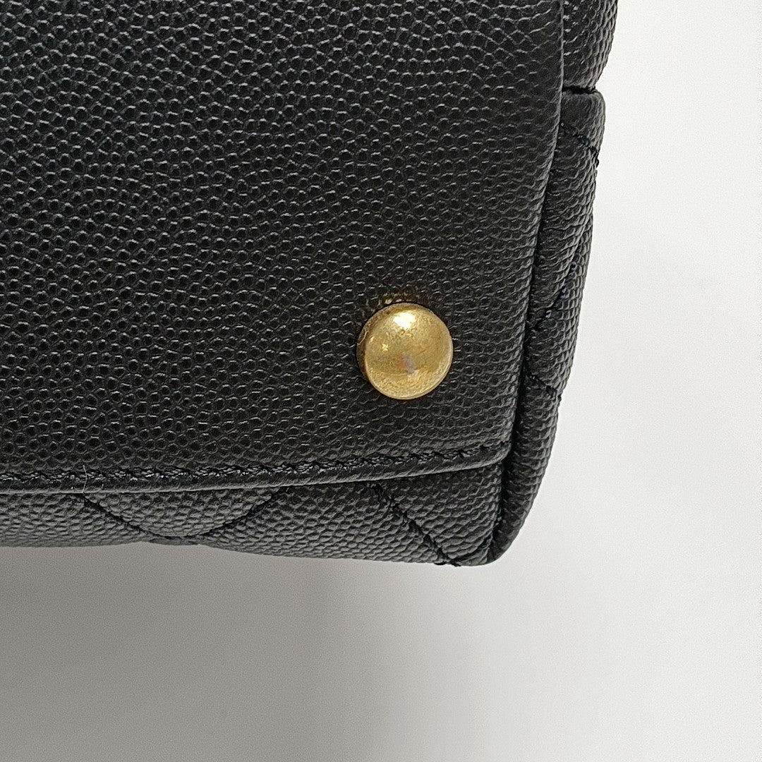 COCO HANDLE Medium Quilted Grained Calfskin Black