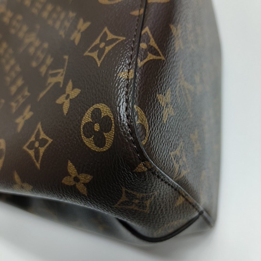 NÉONOÉ MM Monogram Coated Canvas Brown