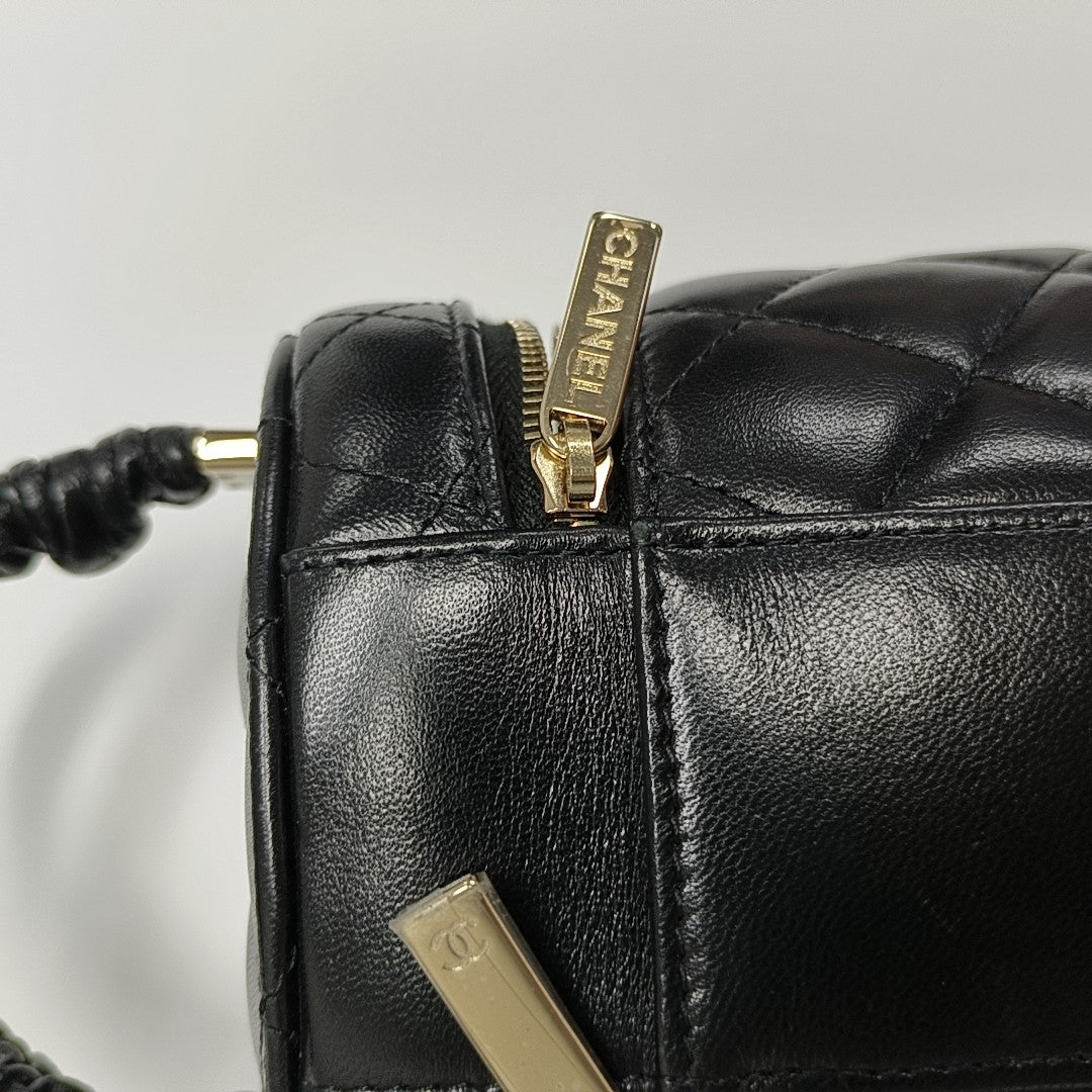 Authenticated pre-owned  TRENDY CC Quilted Lambskin Black - Top Handle Bag at Looply