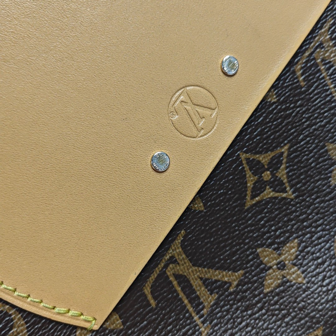 BOITE CHAPEAU MM Monogram Coated Canvas Brown