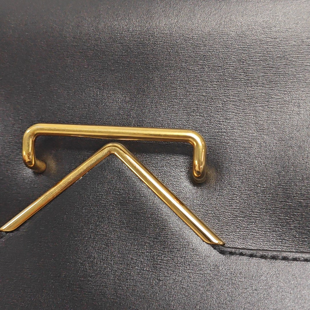 The Clip Calfskin Black
