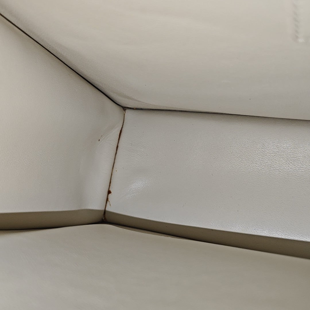 30 Montaigne Calfskin White