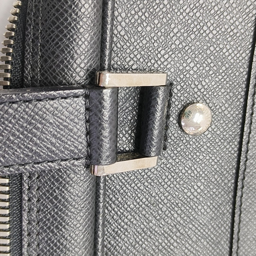 IGOR Calfskin Black