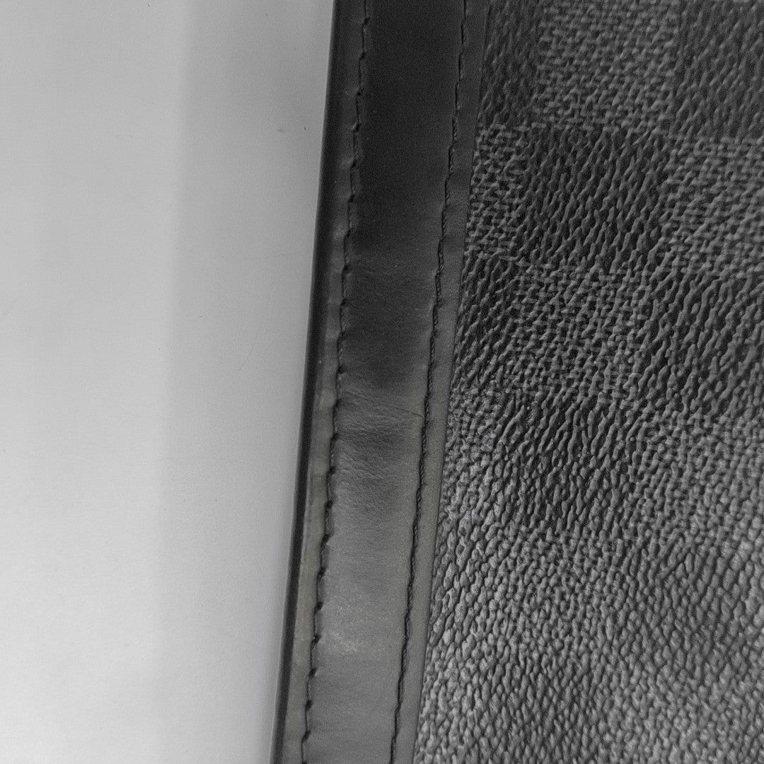 Pochette Voyag MM Damier Graphite Coated Canvas Gray