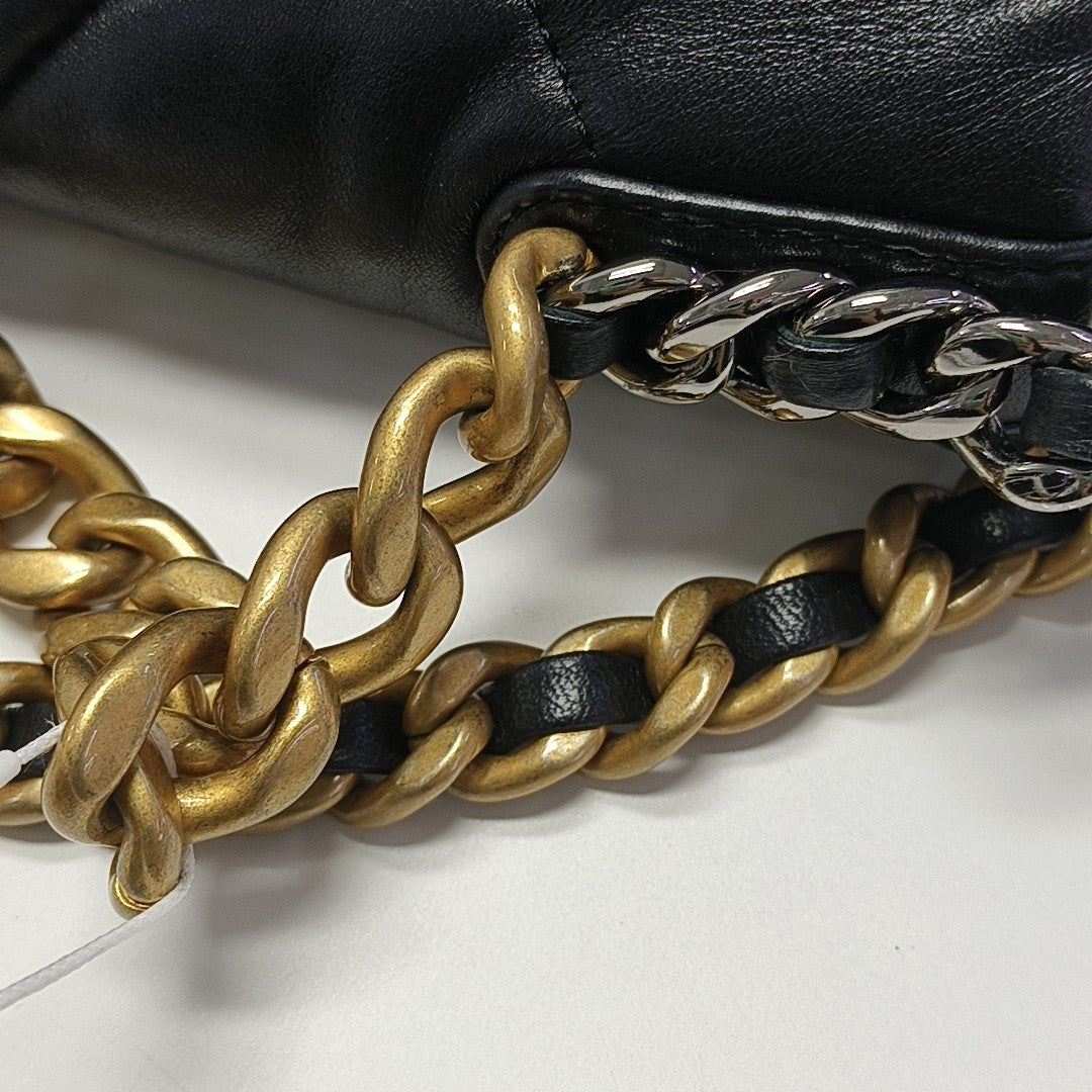CHANEL 19 Small Quilted Lambskin Black