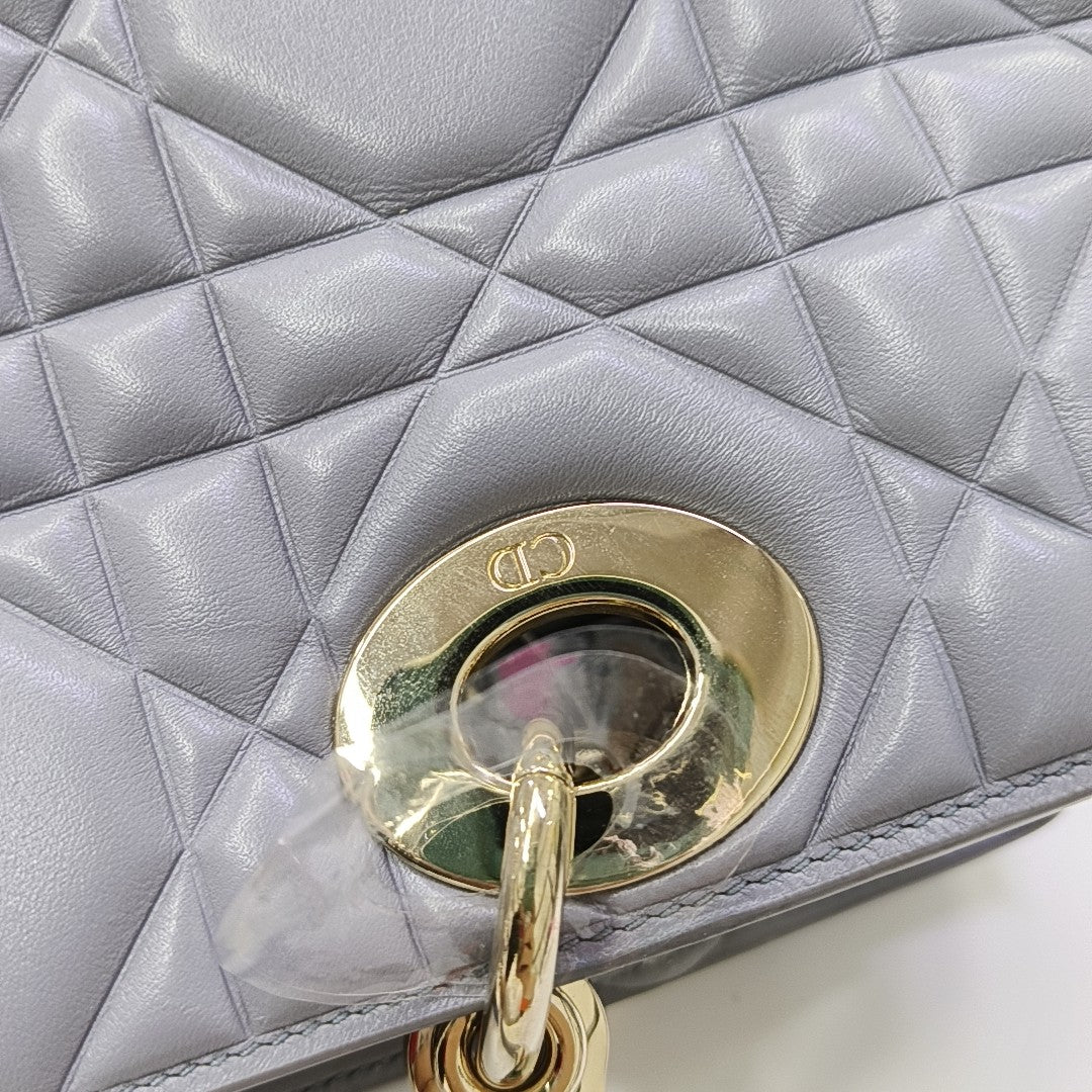 Lady 95.22 Medium Quilted Calfskin Gray