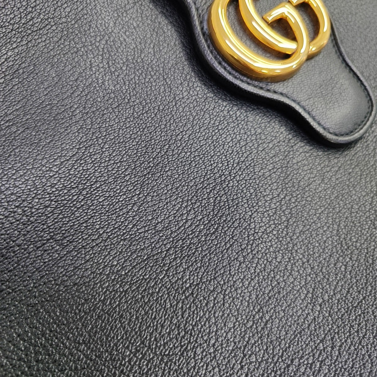 Aphrodite Medium Calfskin Black