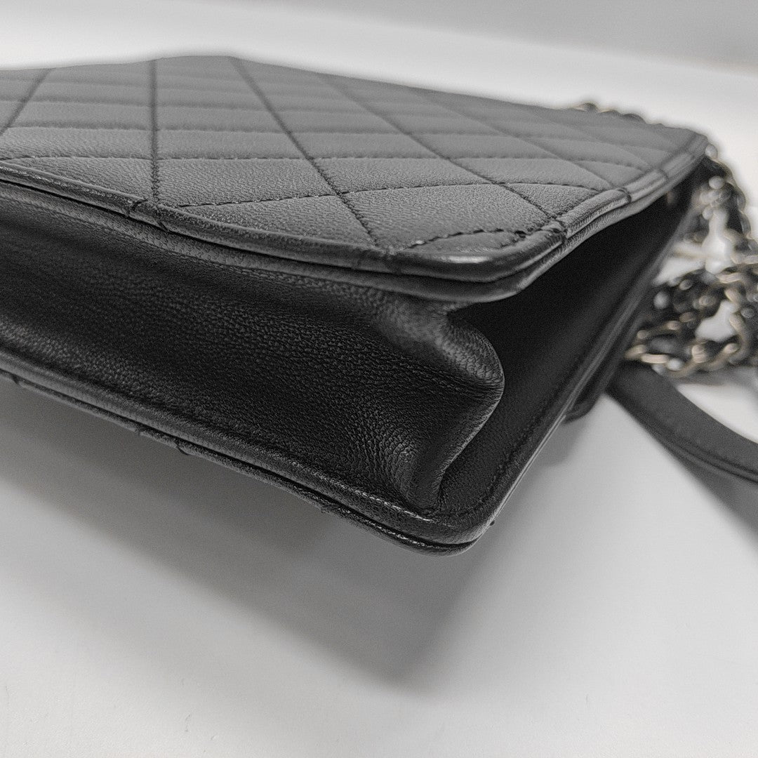 CLASSIC VERTICAL PEARL Quilted Lambskin Black