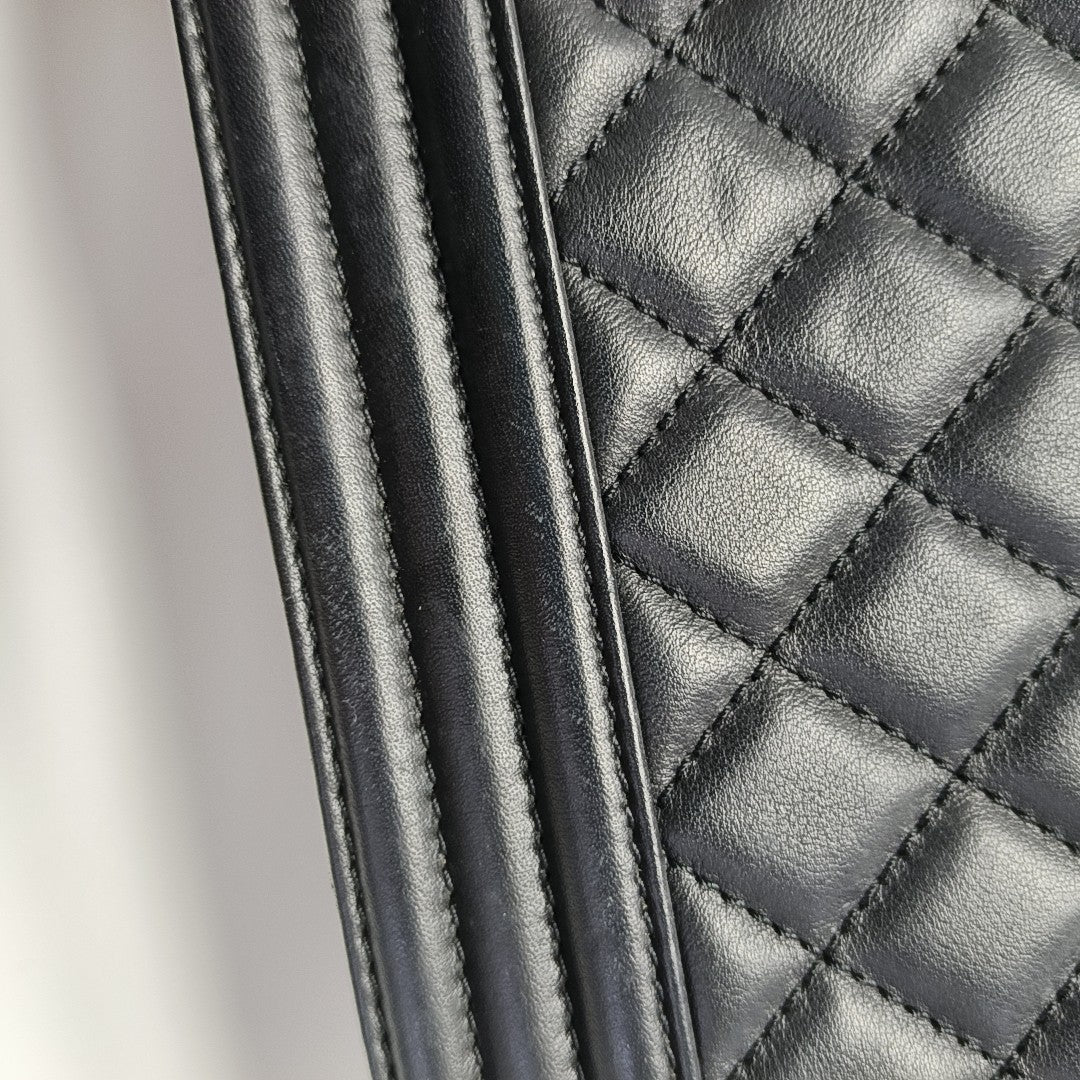 BOY CHANEL Medium Quilted Calfskin Black