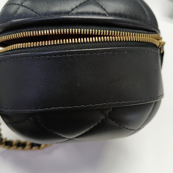 Quilted Lambskin Shoulder Bag Black