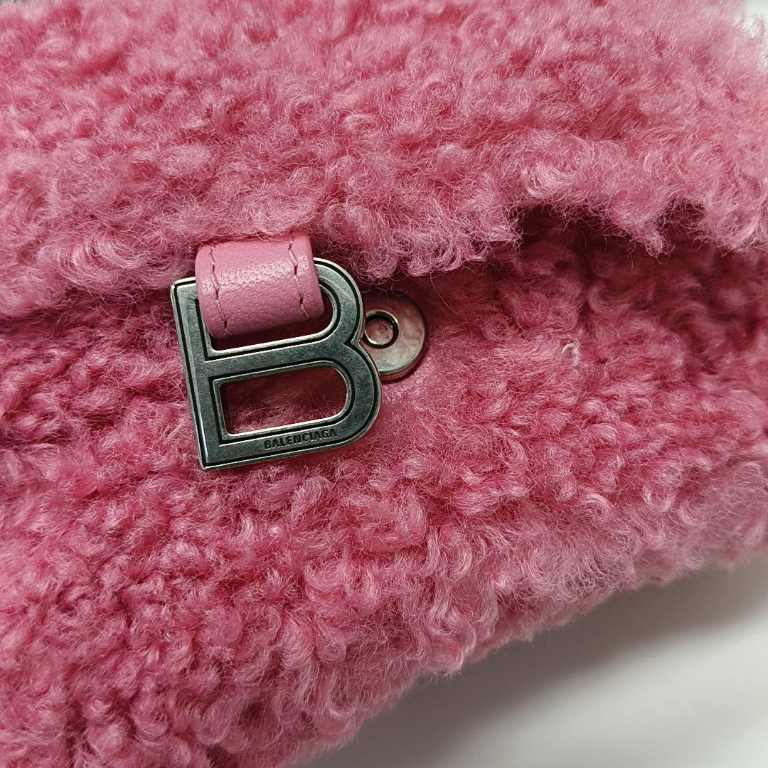 Hourglass Mini Sheepskin Pink