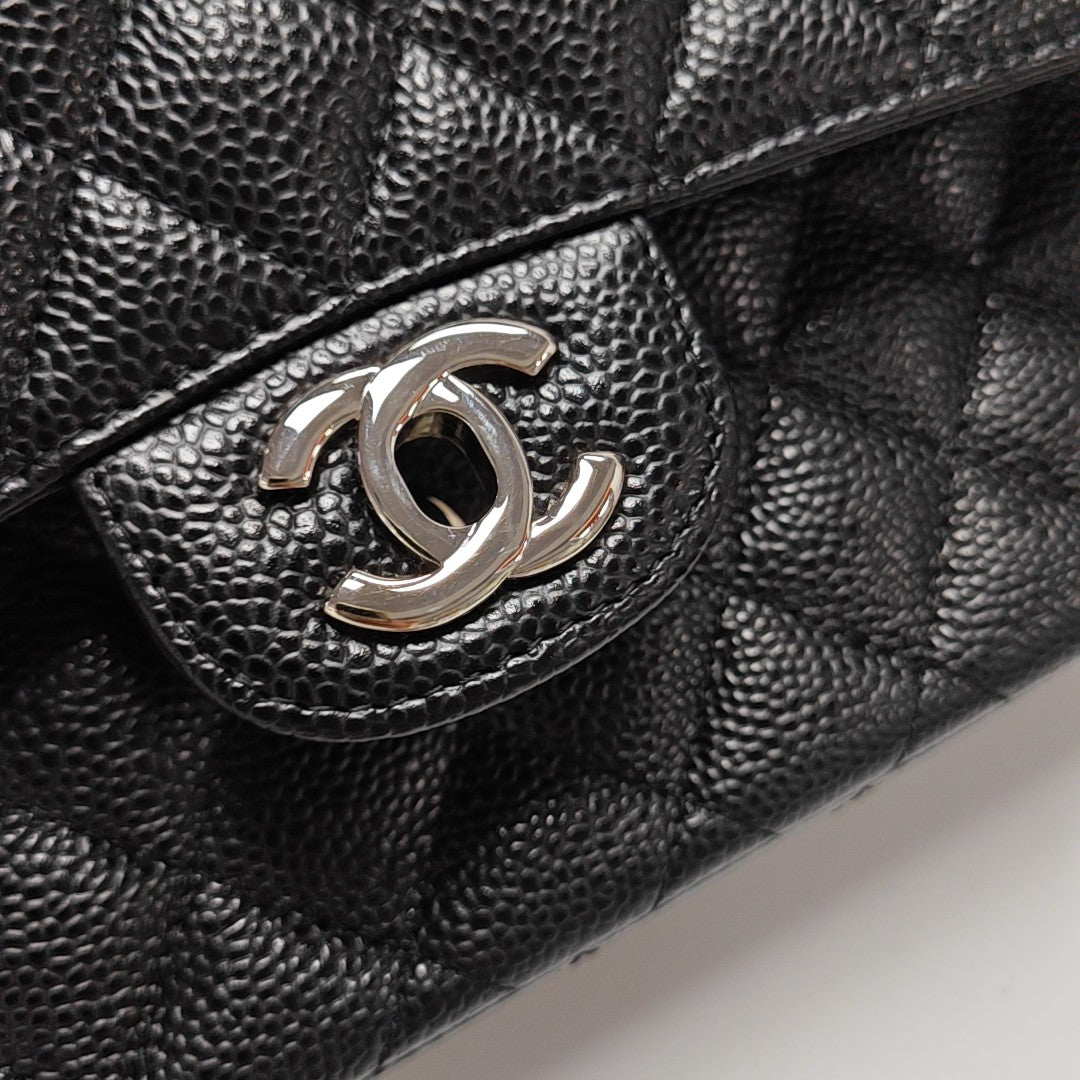 CLASSIC FLAP Small Quilted Grained Calfskin Black