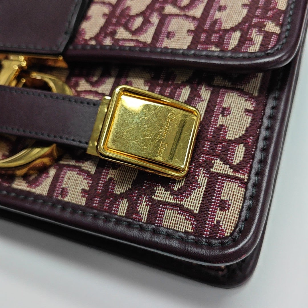 30 Montaigne Oblique Canvas Red