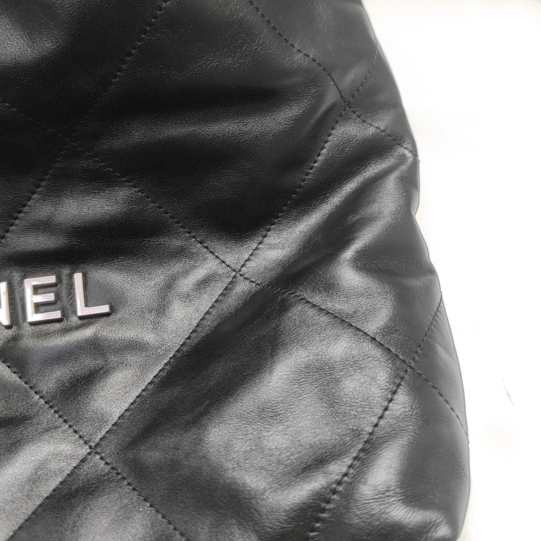 CHANEL 22 Small Quilted Calfskin Black
