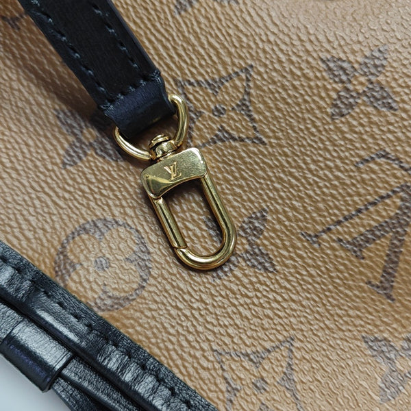 NOÉ PURSE LV CHARMS Monogram Coated Canvas Brown
