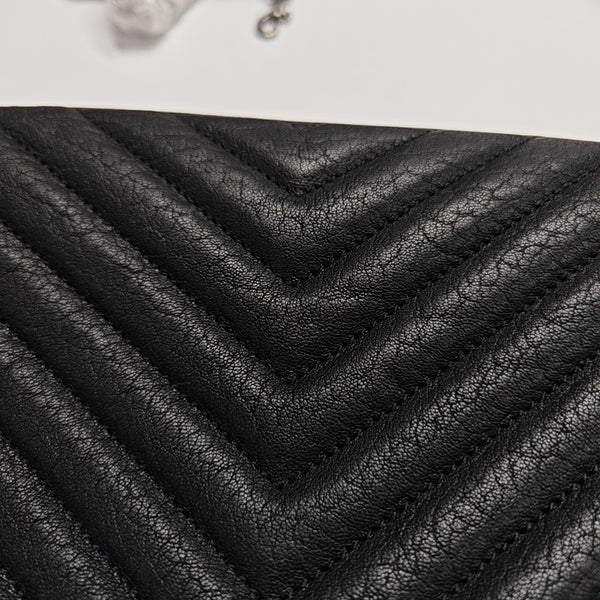 COLLEGE Chevron Lambskin Black
