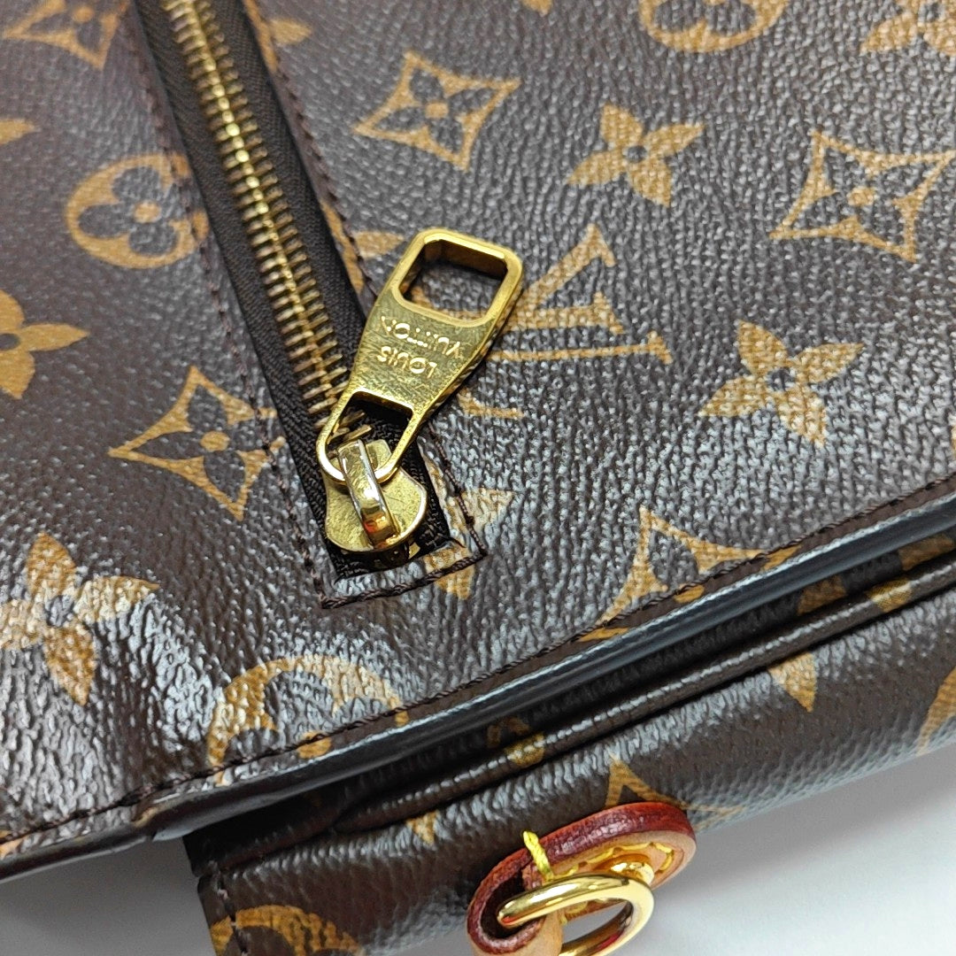 Authenticated pre-owned  MÉTIS MM Monogram Coated Canvas Brown - Shoulder Bag at Looply