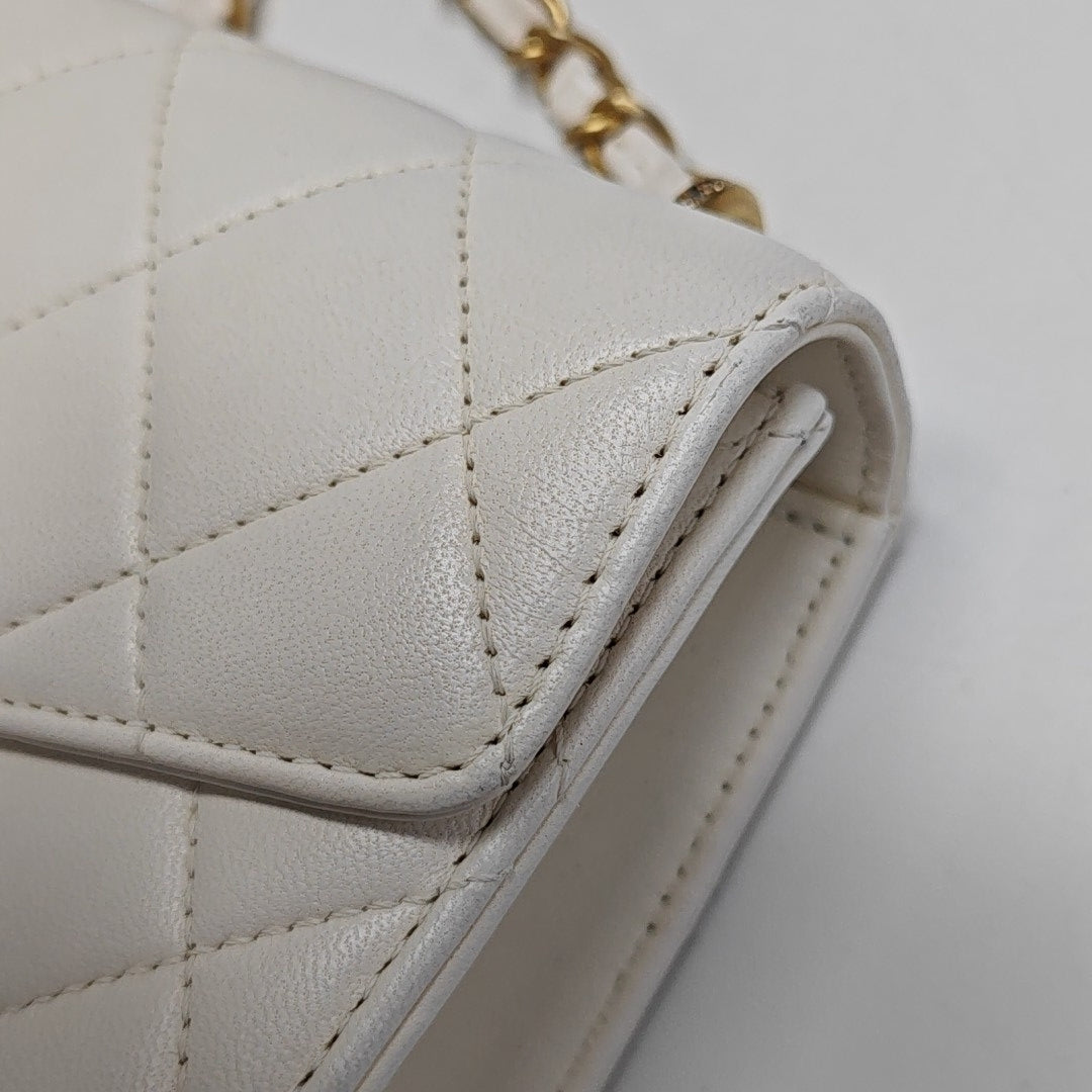 CLASSIC FLAP Mini Quilted Lambskin White