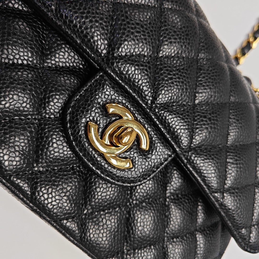CLASSIC FLAP Small Quilted Grained Calfskin Black