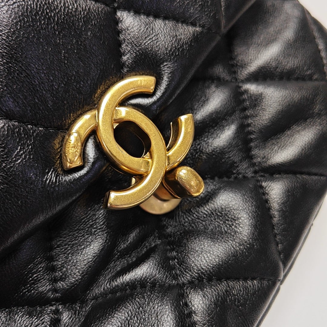 Quilted Lambskin Shoulder Bag Black