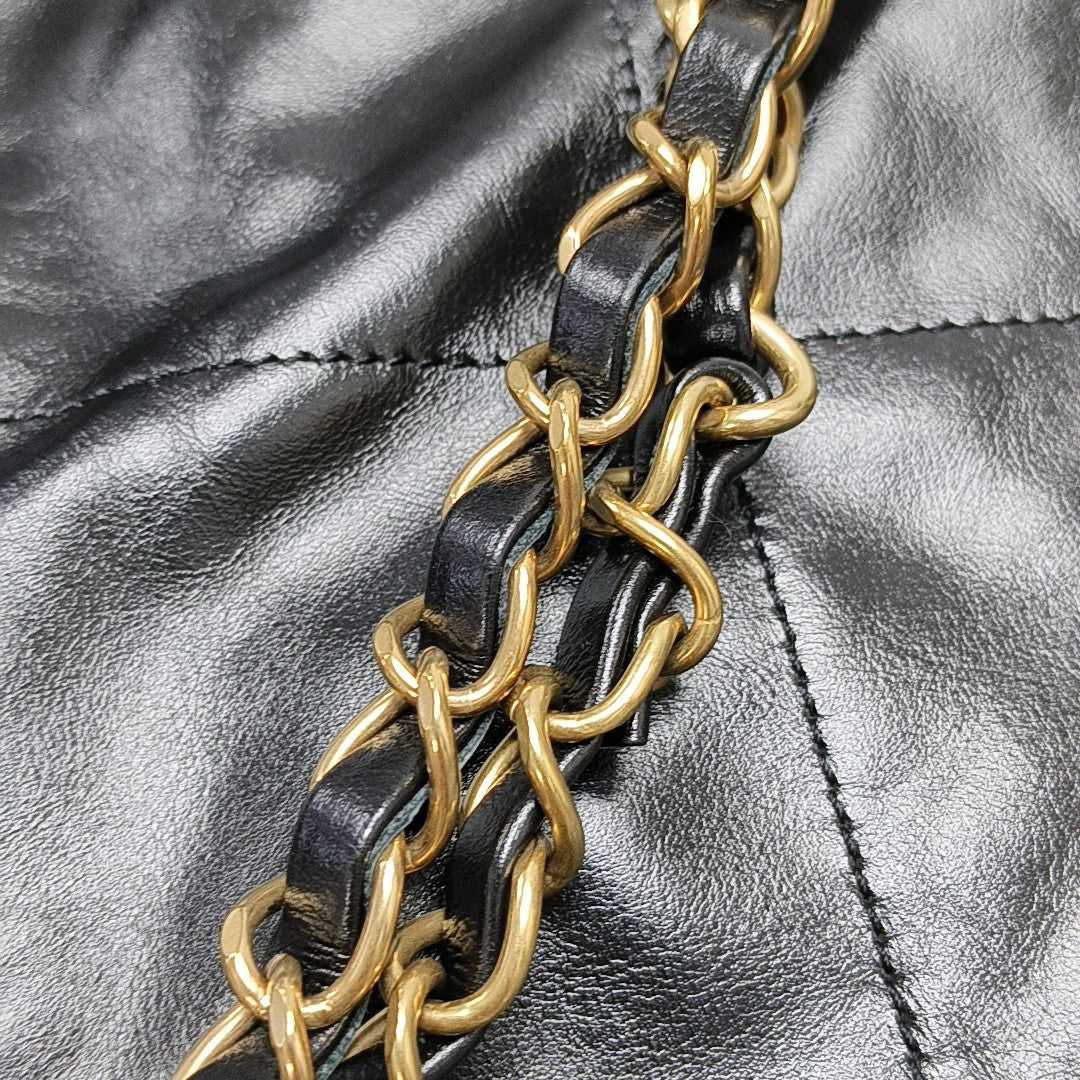 CHANEL 22 Small Quilted Calfskin Black