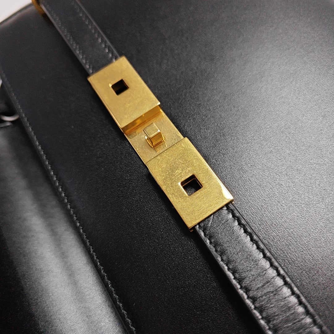 MANHATTAN Small Calfskin Black