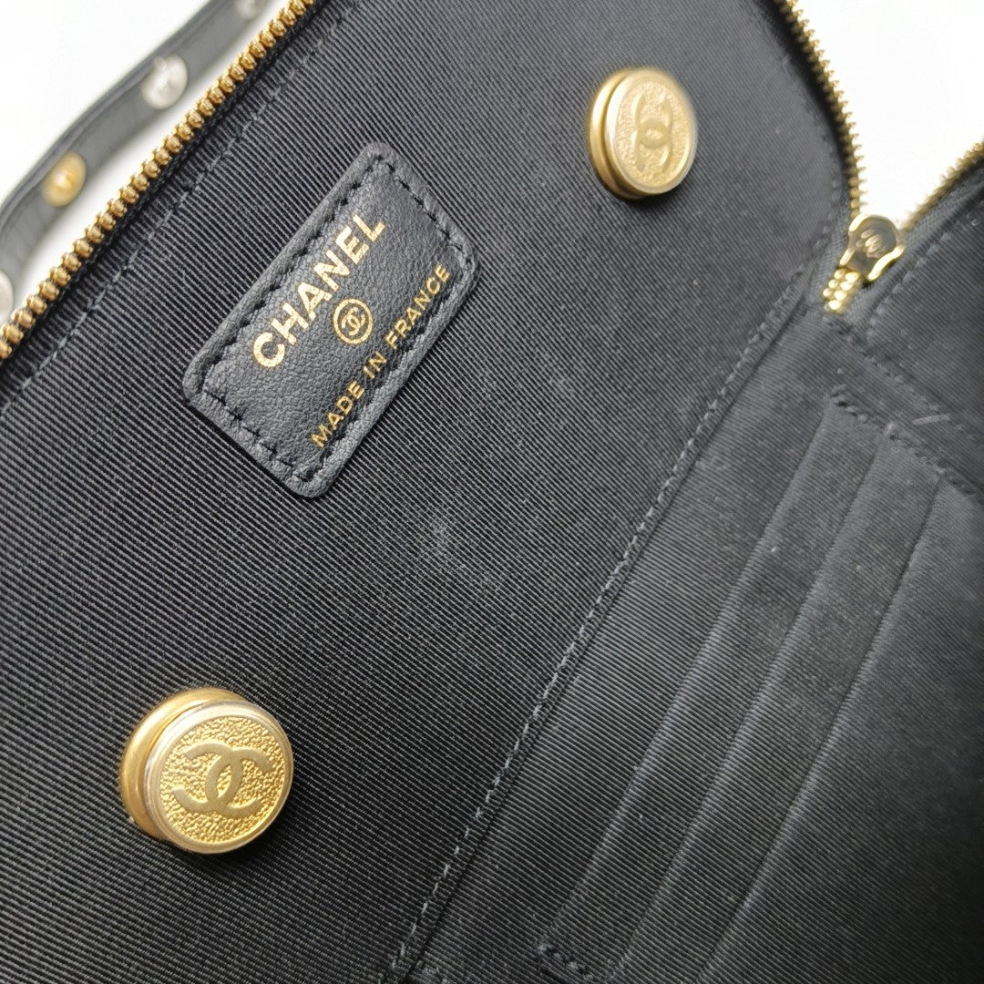 Quilted Lambskin Shoulder Bag Black