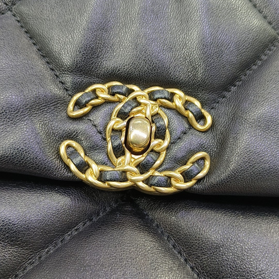 CHANEL 19 Small Quilted Lambskin Black