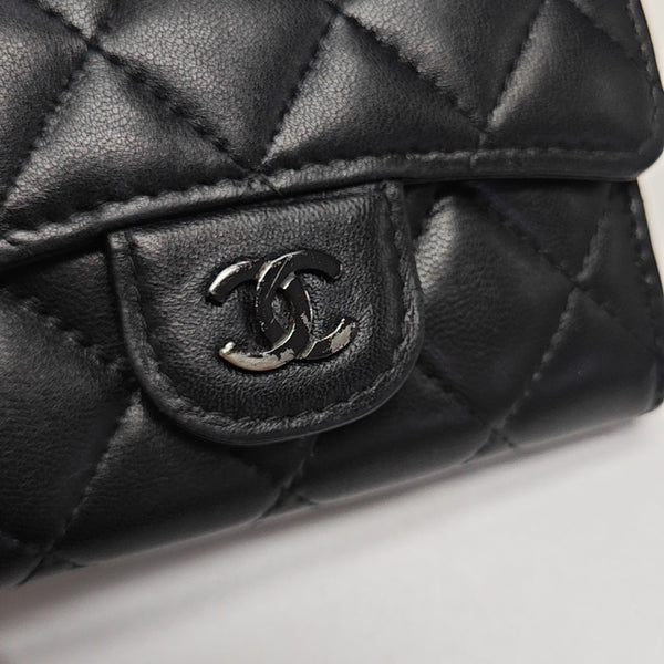 CLASSIC FLAP Quilted Lambskin Black Card Holder