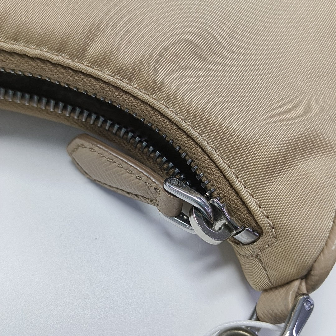 Re-Edition Nylon Beige