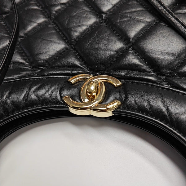 CHANEL 31 Large Quilted Calfskin Black