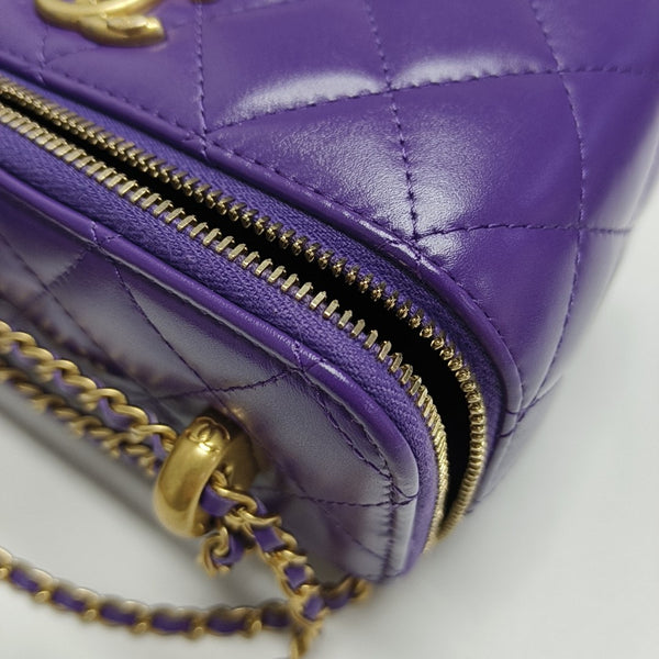 VANITY CASE Small Quilted Calfskin Purple