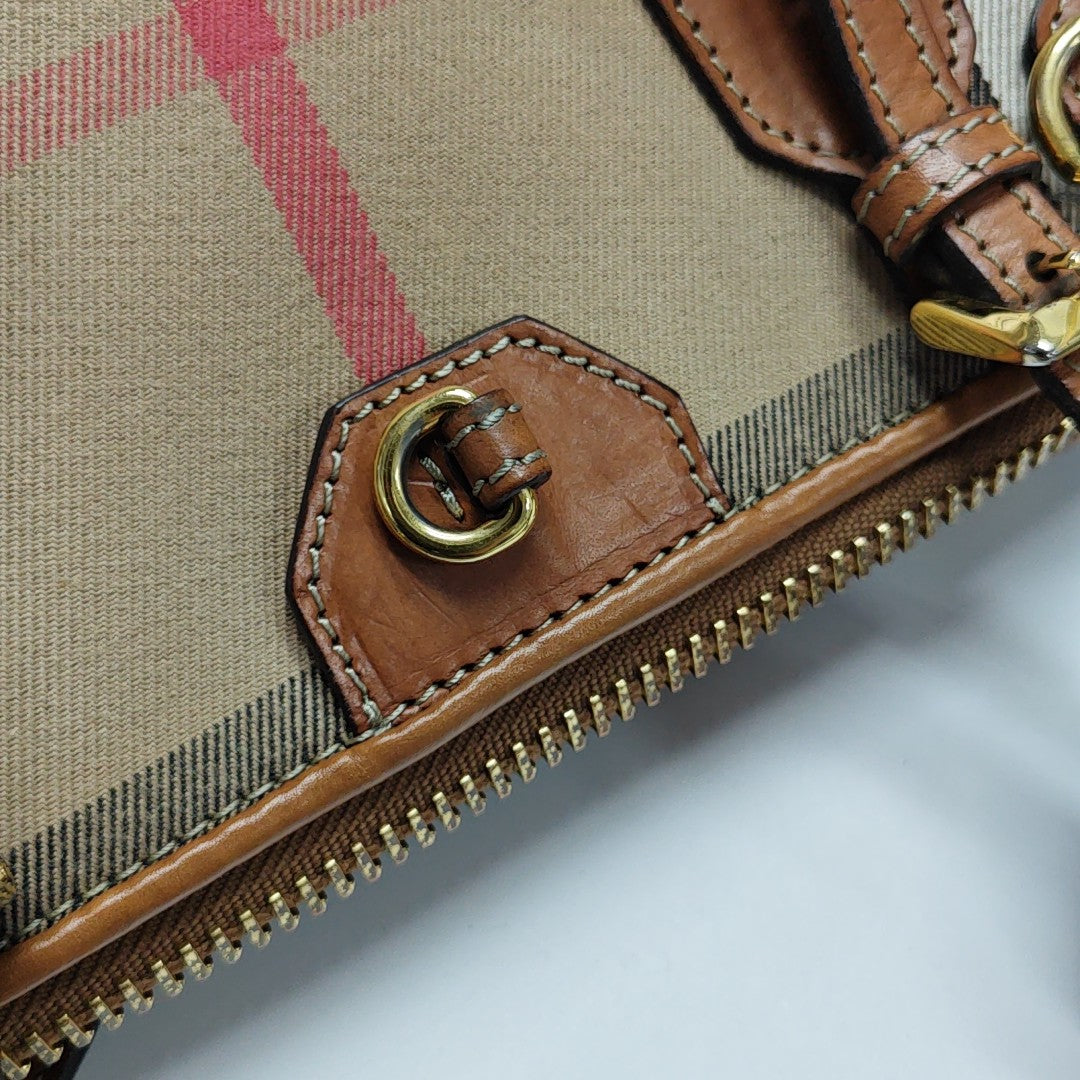 Milverton Canvas Beige