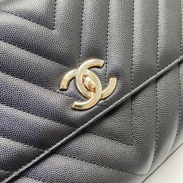 COCO HANDLE Medium Chevron Grained Calfskin Black