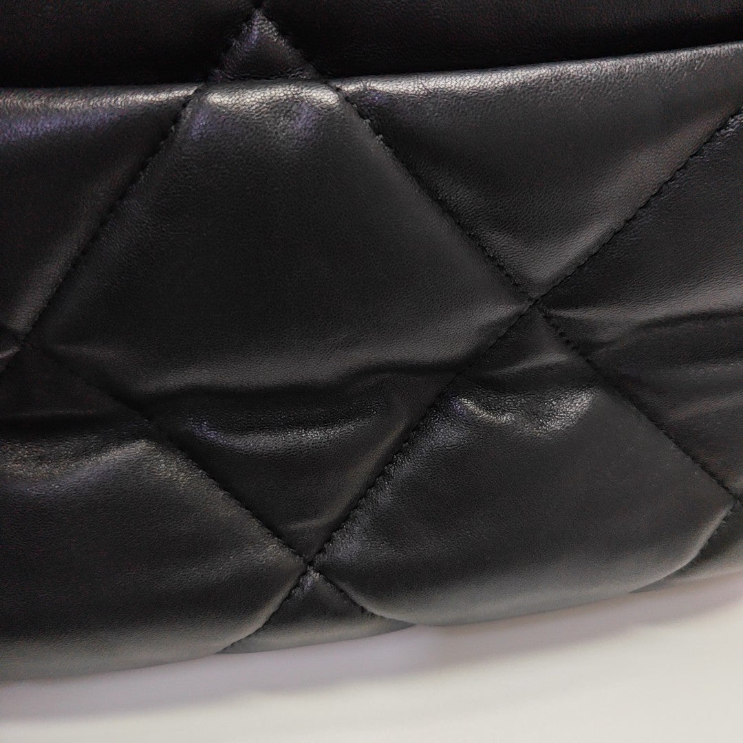 CHANEL 19 Medium Quilted Lambskin Black